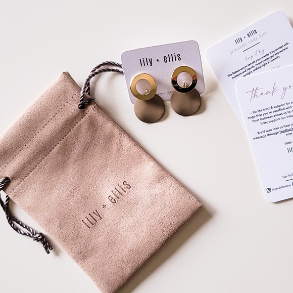 Amara Earrings - Picture 4 of 4